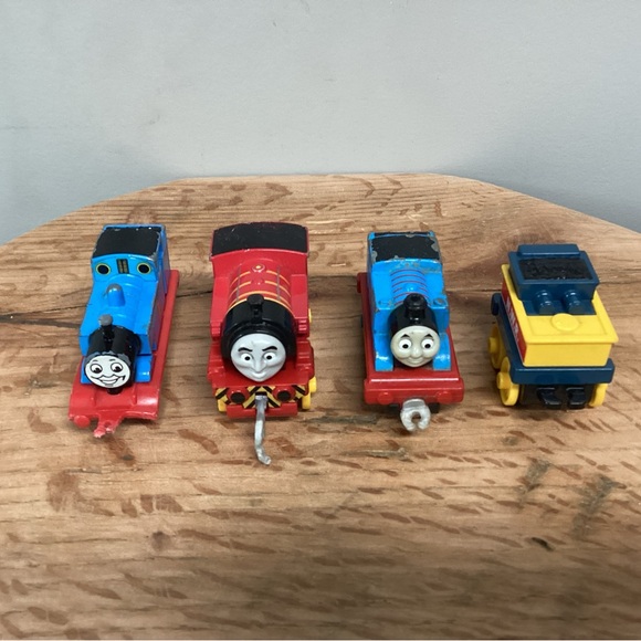 🔵 4 Set of Thomas The Tank Train Toys - Oldest is 1985 - Diecast & Plastic - Picture 5 of 12